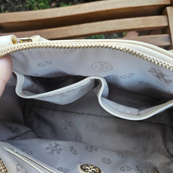 TORY BURCH Robinson Perforated Middy Satchel with COA - Picture 12 of 14